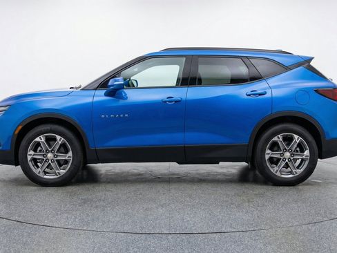 Used 2025 Chevrolet Blazer LT FWD image 5