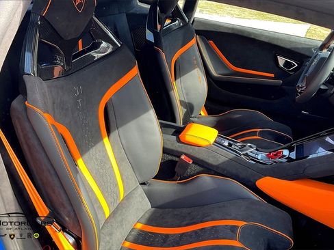 Used 2024 Lamborghini Huracan Tecnica image 8