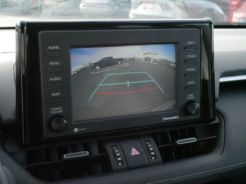 Certified 2022 Toyota RAV4 XLE Premium AWD/4WD image 31