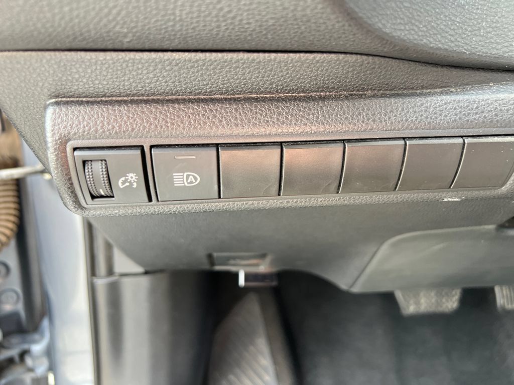 Used 2025 Toyota Corolla LE FWD image 19