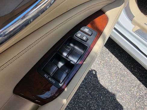 Used 2014 Lexus LS 460 w/ Comfort Package RWD image 12