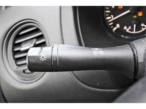 Used 2017 Nissan Pathfinder S image 12