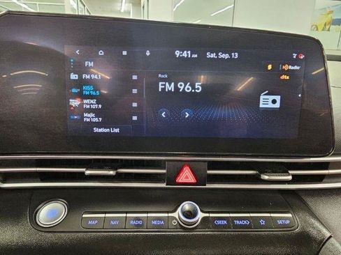 Used 2023 Hyundai Elantra SEL w/ Convenience Package FWD image 16
