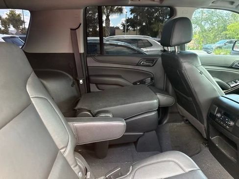 Used 2020 Chevrolet Suburban LT RWD image 11
