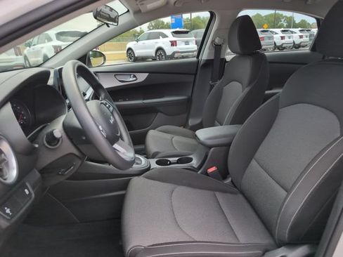 Used 2023 Kia Forte LXS FWD image 13