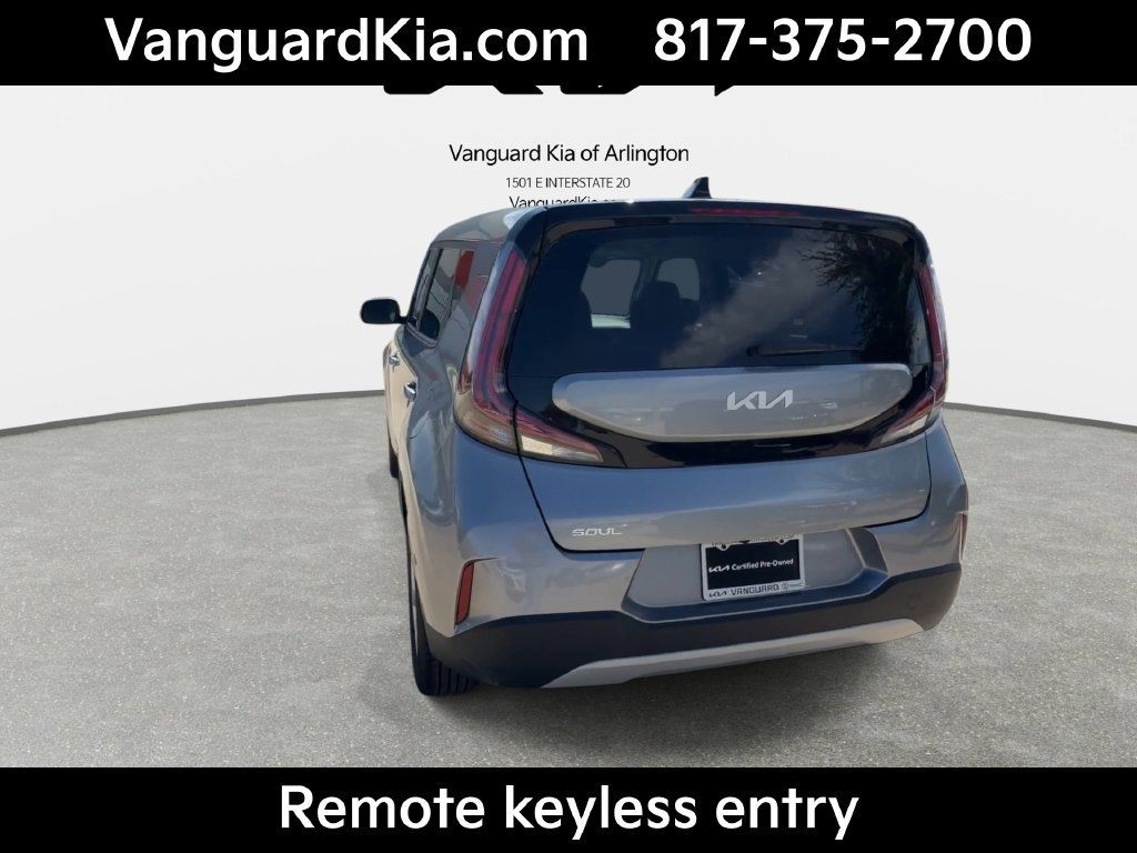 Certified 2025 Kia Soul LX w/ LX Technology Package FWD image 8