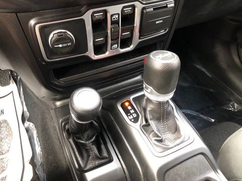 Used 2019 Jeep Wrangler Unlimited Sport S AWD/4WD image 30