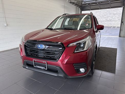 Used 2022 Subaru Forester Premium AWD/4WD image 3
