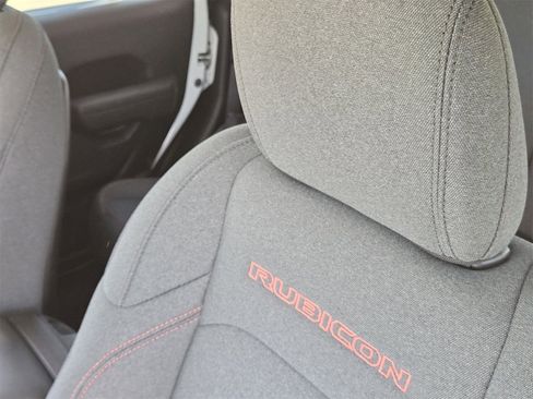 New 2025 Jeep Gladiator Rubicon w/ Convenience Group image 16