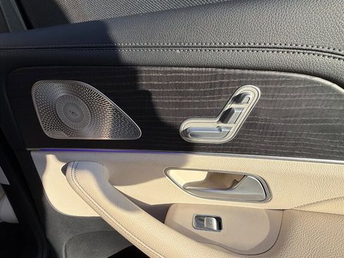 Used 2021 Mercedes-Benz GLS 580 4MATIC image 57