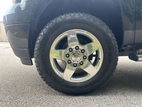 Used 2012 GMC Sierra 2500 Denali w/ Suspension Package, Off-Road image 9