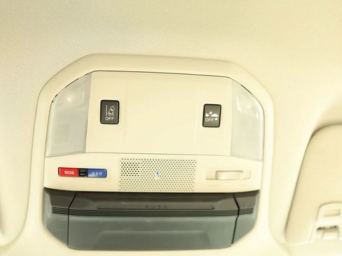 Used 2020 Subaru Ascent Limited image 28