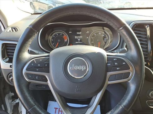 Used 2019 Jeep Cherokee Limited image 20