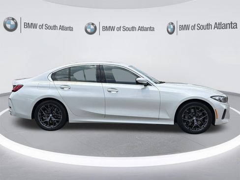 Used 2025 BMW 330i Sedan w/ Convenience Package RWD image 29