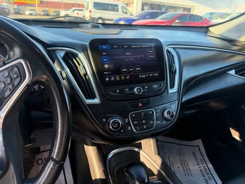 Used 2021 Chevrolet Malibu Premier FWD image 15