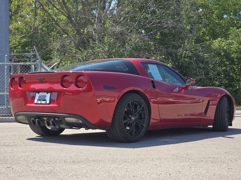 Used 2005 Chevrolet Corvette Coupe w/ Preferred Equipment Group RWD image 13