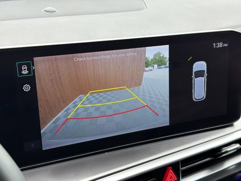 Used 2024 Kia Sorento S w/ Panoramic Sunroof Package FWD image 9