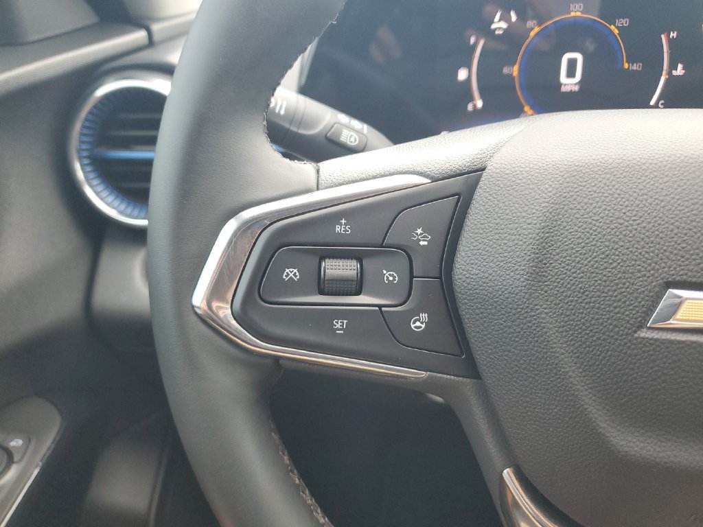 Used 2025 Chevrolet Trax LT w/ Driver Confidence Package FWD image 22