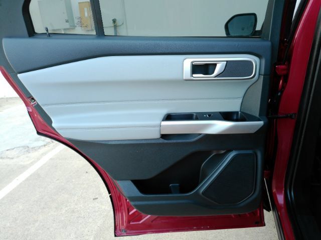 Used 2023 Ford Explorer XLT w/ Equipment Group 202A AWD/4WD image 17