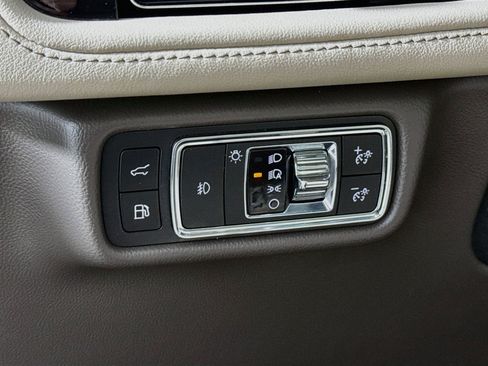 Used 2022 Lincoln Aviator Grand Touring w/ Equipment Group 301A AWD/4WD image 15