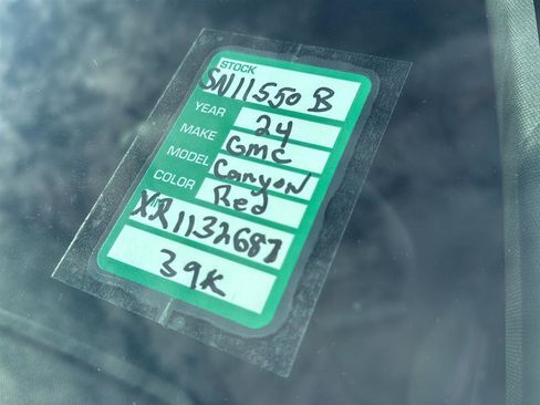 Used 2024 GMC Canyon AT4 w/ Canyon Safety Plus Package image 33