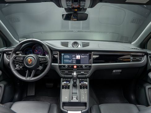 Certified 2026 Porsche Macan AWD/4WD image 27