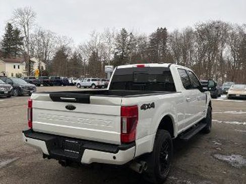 Used 2022 Ford F250 Lariat w/ Black Appearance Pkg image 2