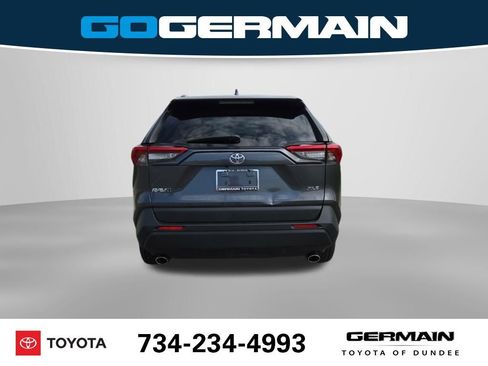 Used 2020 Toyota RAV4 XLE Premium FWD image 10