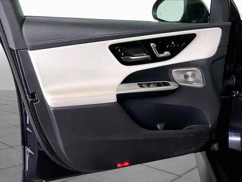 Used 2023 Mercedes-Benz GLC 300 4MATIC image 22