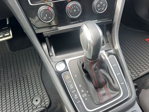 Used 2020 Volkswagen GTI SE image 17