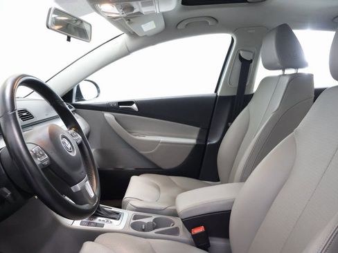 Used 2010 Volkswagen Passat Komfort image 13