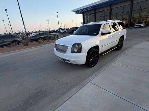Used 2010 GMC Yukon Denali RWD image 10