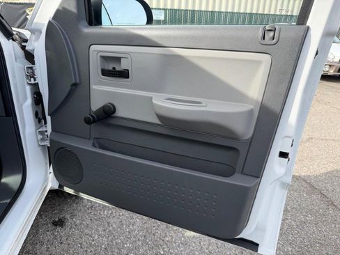 Used 2006 Dodge Dakota ST image 19