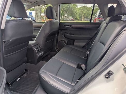 Used 2019 Subaru Outback 2.5i Limited AWD/4WD image 17