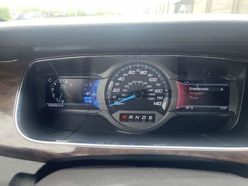 Used 2015 Ford Taurus Limited w/ Equipment Group 301A AWD/4WD image 19