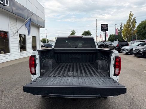 Used 2024 GMC Sierra 1500 Elevation AWD/4WD image 9