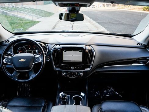 Used 2019 Chevrolet Traverse LT w/ LT Premium Package image 11