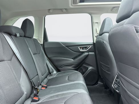 Used 2023 Subaru Forester Premium image 18
