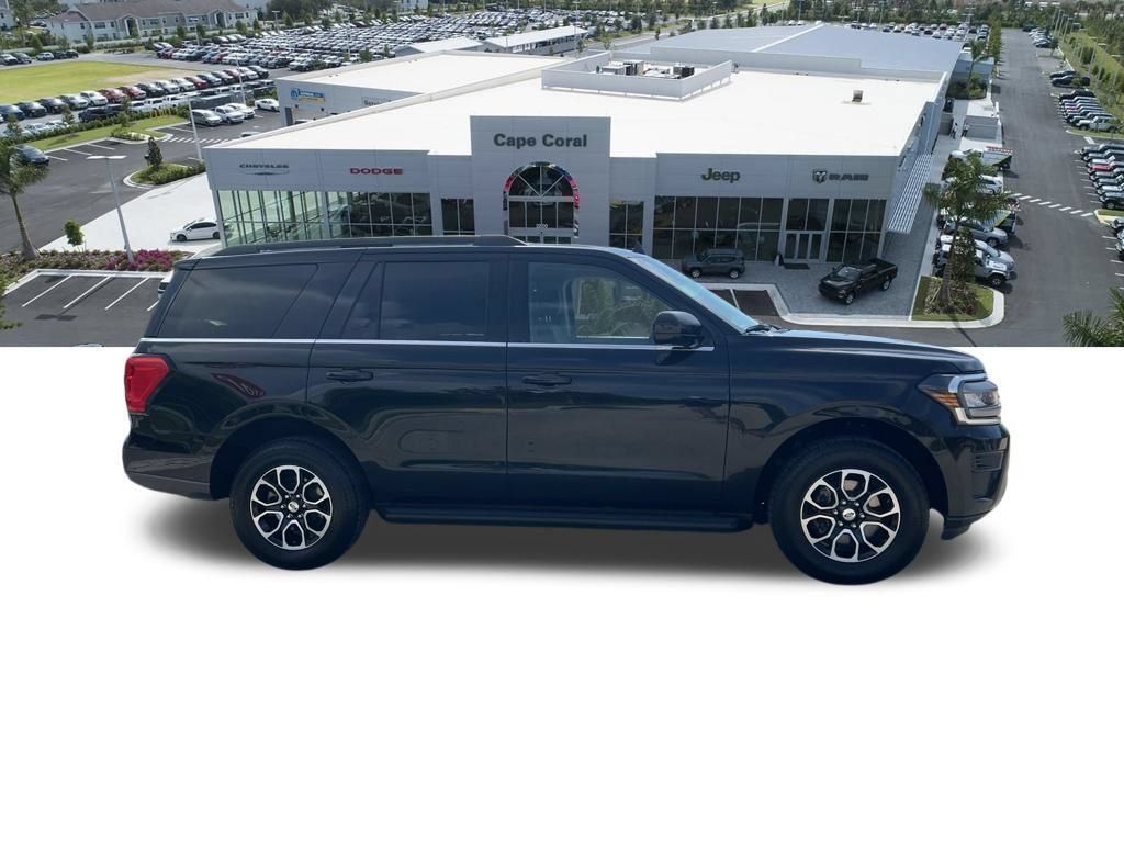 Used 2024 Ford Expedition XLT AWD/4WD image 5