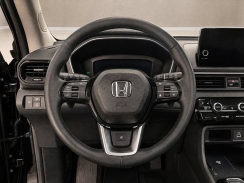 Used 2025 Honda Pilot Elite image 15