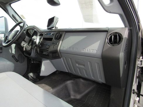 Used 2022 Ford F650 2WD Regular Cab Super Duty image 14