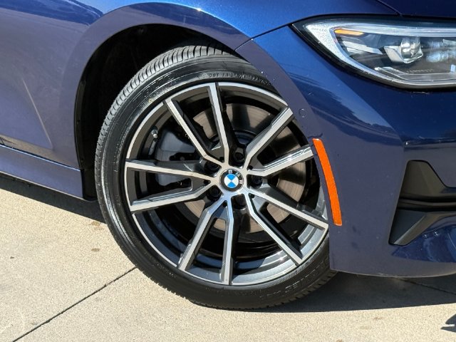 Used 2020 BMW 330i Sedan w/ Premium Package RWD image 2