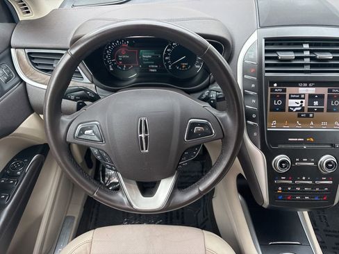 Used 2019 Lincoln MKC Reserve w/ MKC Technology Package FWD image 18