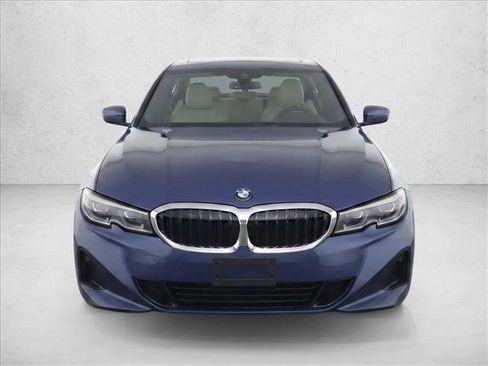 Certified 2024 BMW 330i Sedan w/ Convenience Package RWD image 2
