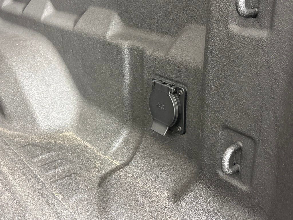 Used 2025 GMC Canyon AT4 w/ AT4X Package AWD/4WD image 22