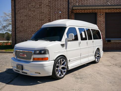 Used 2012 GMC Savana 1500 image 2