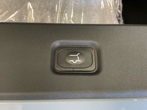 New 2025 Lincoln Navigator Reserve AWD/4WD image 8