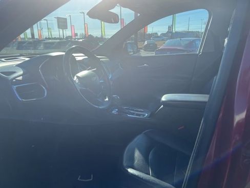 Used 2018 Chevrolet Equinox Premier image 10