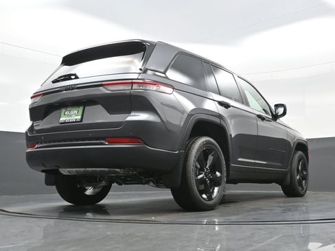 New 2025 Jeep Grand Cherokee Altitude AWD/4WD image 15