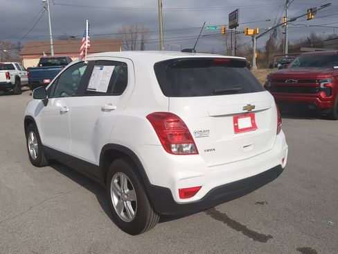 Used 2022 Chevrolet Trax LS w/ Tint and Cruise Package image 6
